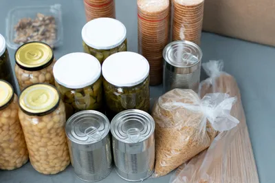 Conservas, barritas energeticas y comida de emergencia sin coccion para 72 horas