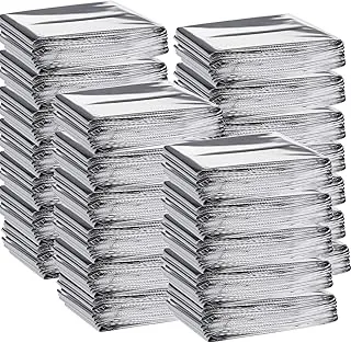 Macarrie Paquete de 100 mantas térmicas de emergencia de papel de aluminio plateado para supervivencia al aire libre, camping, senderismo, sin hogar, primeros auxilios